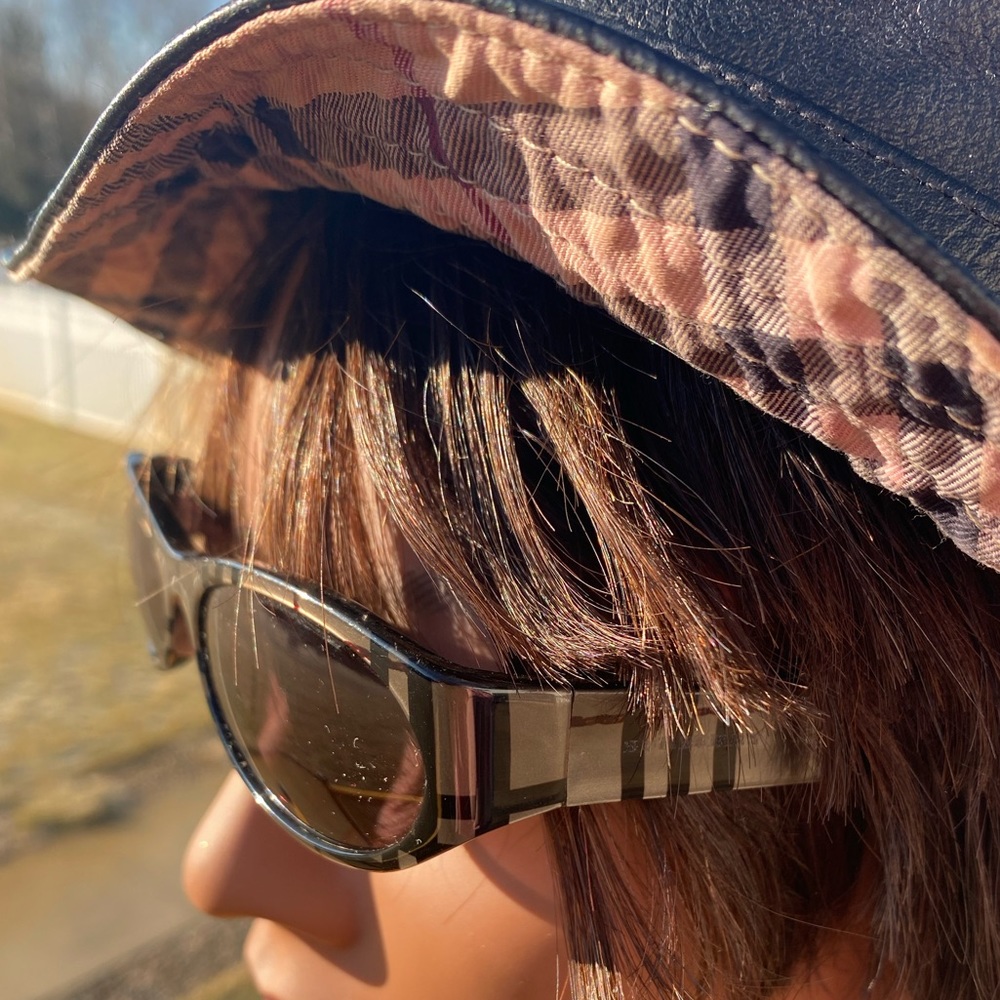 BURBERRY NOVA CHECK Sunnies😎🕶️Made in ITALY🇮🇹🔥EUC🔥Womens - Picture 8 of 13